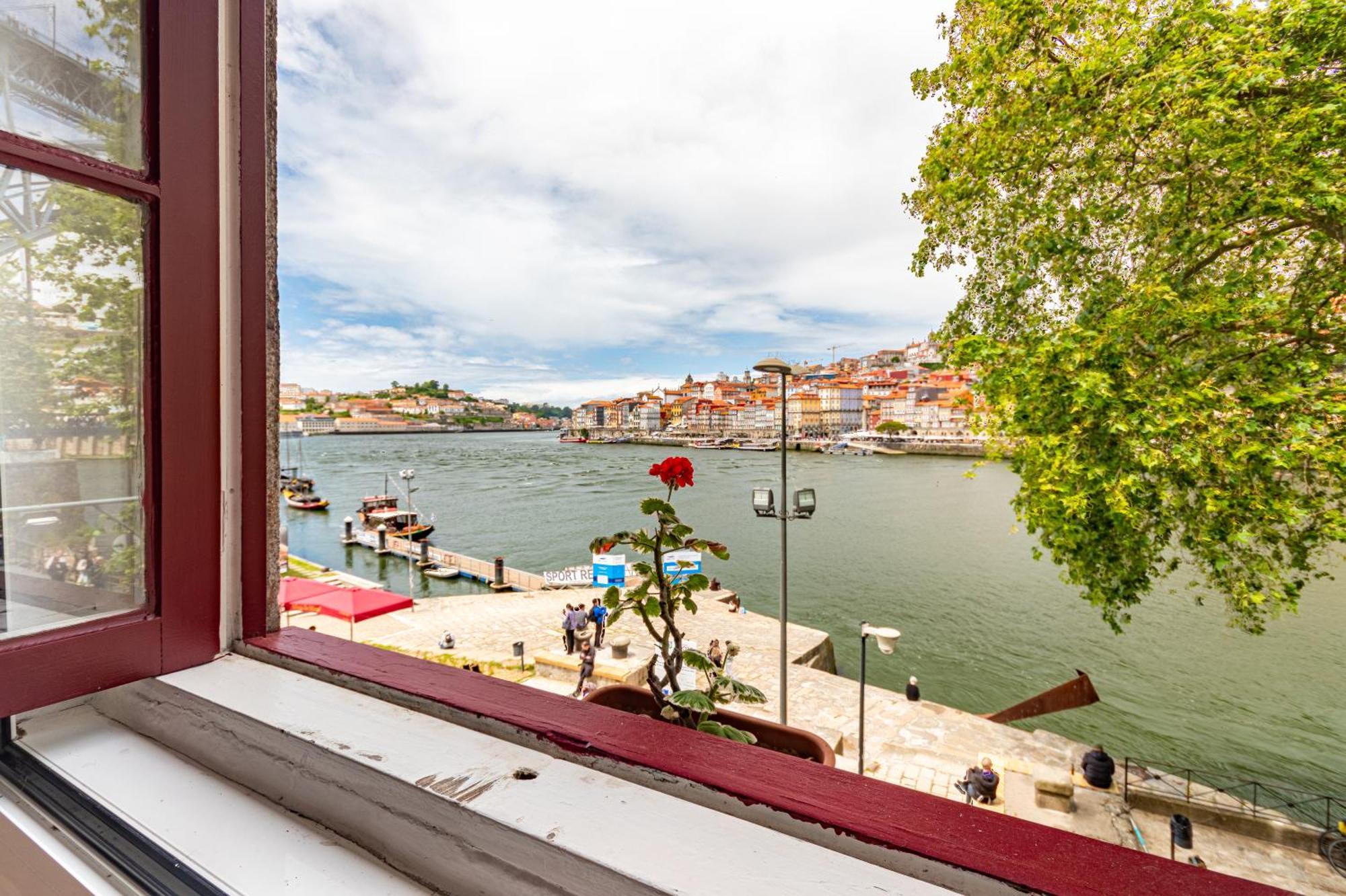 Nortesoul Porto A Vista บีลาโนวาเดกายา ภายนอก รูปภาพ
