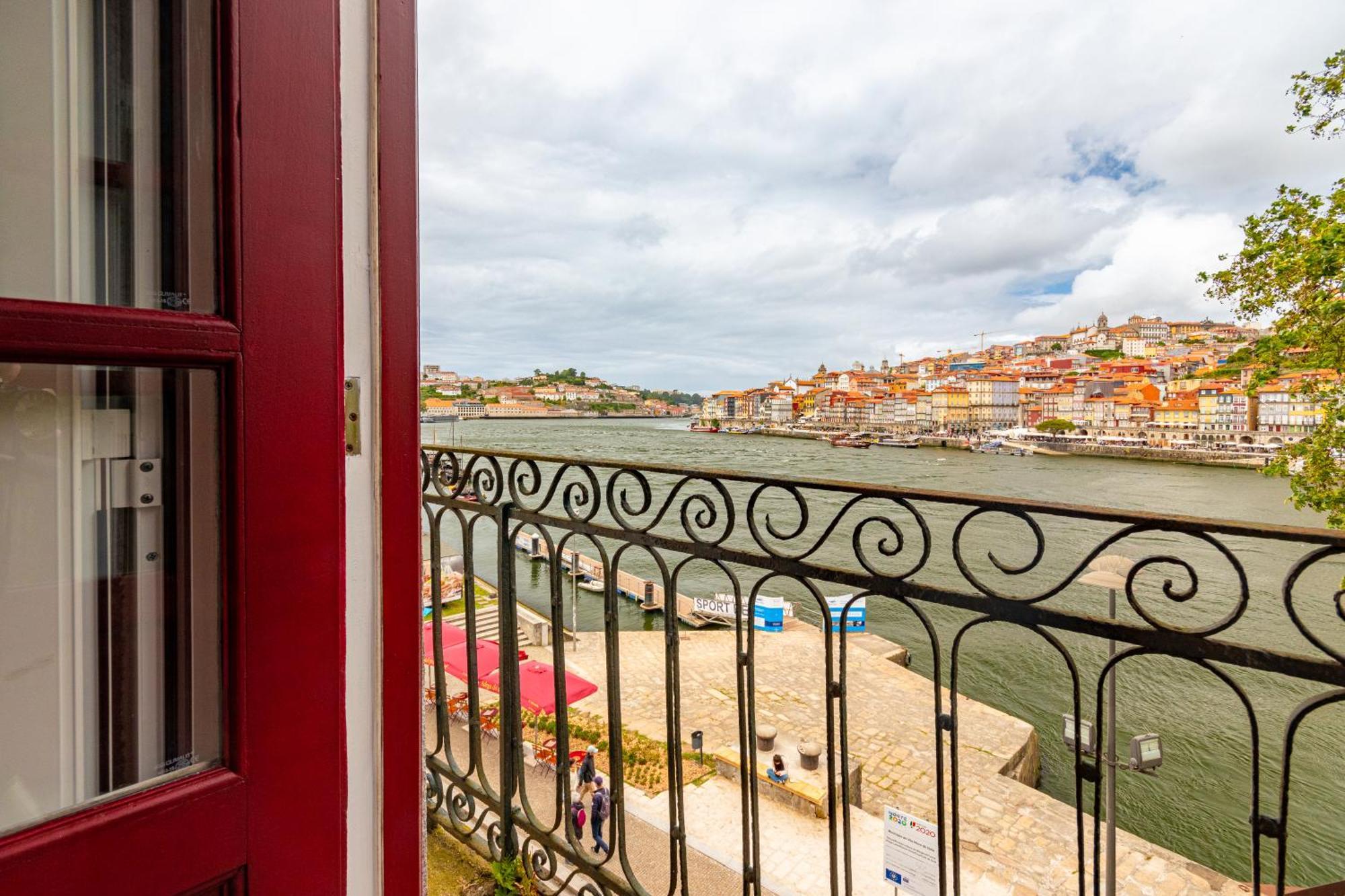 Nortesoul Porto A Vista บีลาโนวาเดกายา ภายนอก รูปภาพ